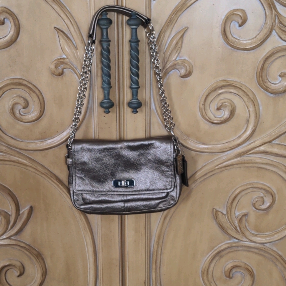 EUC Coach Chelsea Purse